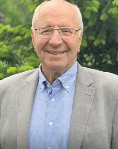 Александр Микулин