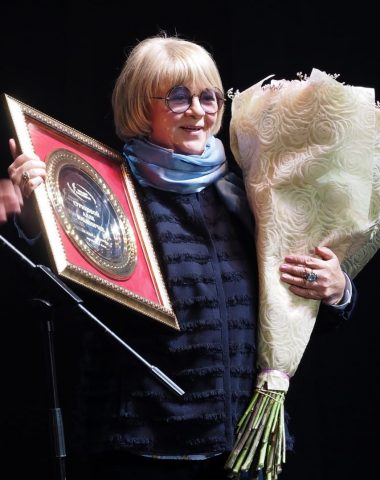 Алла Сурикова